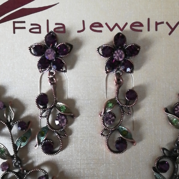New Fala Jewely Earrings & Necklace Set - Picture 2 of 4